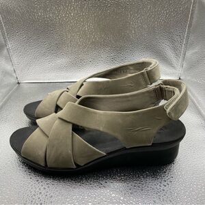 CLARKS Cloudsteppers Caddell Jena Sage Strappy Wedge Sandals Size 6.5M